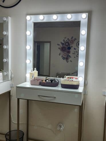 зеркала салон красоты: Зеркало для визажистов 3 шт 
Состояние хорошая 
Цена за 1 — 3
