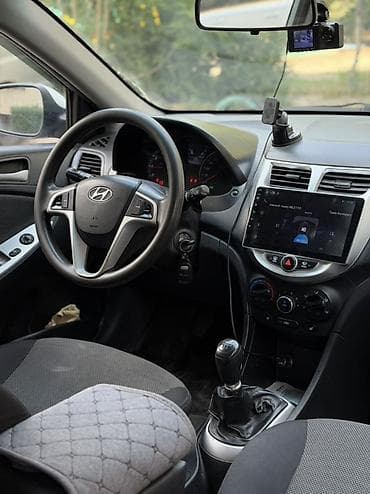 солорис: Hyundai Solaris: 2012 г., 1.6 л, Механика, Бензин, Седан — 4