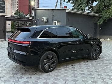 Lixiang L6: 2024 г., 1.5 л, Автомат, Гибрид, Кроссовер — 4