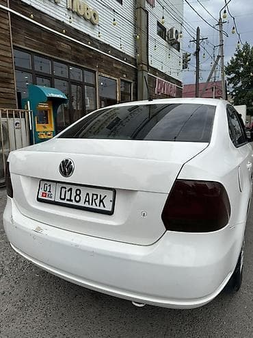 прием стекл: Volkswagen Polo: 2014 г., 1.6 л, Механика, Бензин, Седан — 4