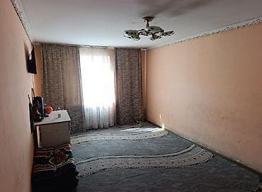 дом барачного типа: Дом с участком - Одноэтажный кирпичный дом с двускатной крышей — 8