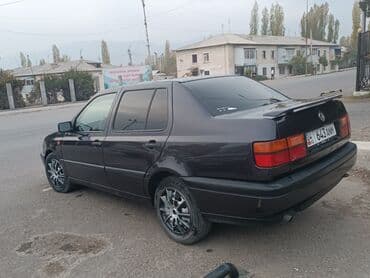 бокс на крышу авто купить в бишкеке: Volkswagen Vento: 1994 г., 1.8 л, Механика, Бензин — 4