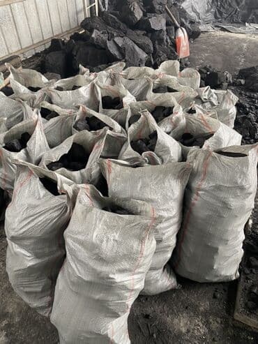 Каменный уголь в мешках. - Фракция: крупный и средний кусок (видны at lalafo.kg Каменный уголь в мешках. - Фракция: крупный и средний кусок (видны