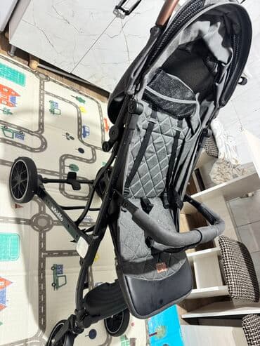 детскую коляску цвет черный: Коляска, цвет - Черный, Б/у — 3