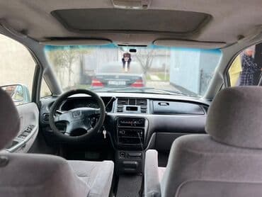 срочно продам авто в связи с переездом: Honda Shuttle: 1999 г., 2.3 л, Автомат, Бензин, Минивэн — 5