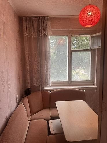 Кыймылсыз мүлк: 2 бөлмө, 46 м², 3 кабат, Эски ремонт — 10
