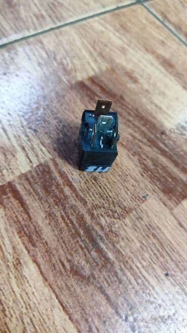 Реле с российского автомобиля Номер 1 1 1 9 - 3 7 4 7 2 1 0 - 1 0