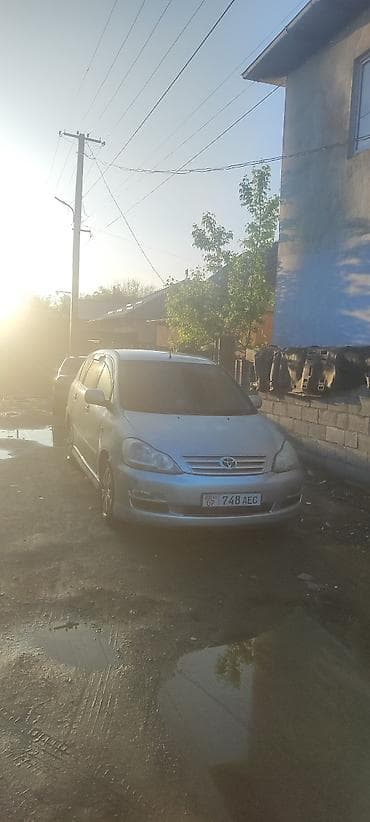 sprinter 2 2: Toyota Avensis Verso: 2002 г., 2 л, Ручные, Дизель, Универсал — 1
