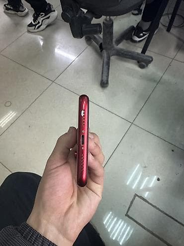 macbook 2008: IPhone Xr, Б/у, 128 ГБ, Красный, Чехол, 75 % — 6