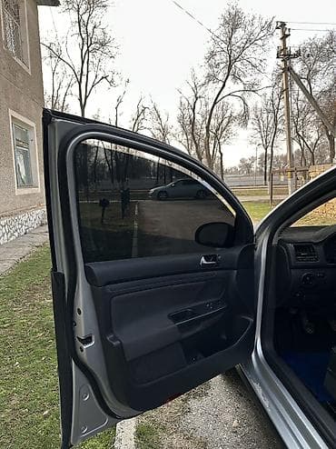 Volkswagen: Volkswagen Golf: 2008 г., 1.6 л, Механика, Бензин, Хэтчбэк — 9