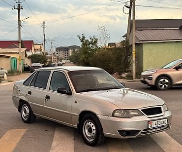 Daewoo Nexia: 2010 г., 1.5 л, Механика, Бензин, Седан