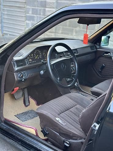 Продажа авто: Mercedes-Benz W124: 1990 г., 2.3 л, Автомат, Бензин, Седан — 7