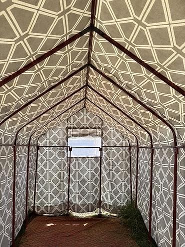 Палатки: Просторная палатка с раскладным каркасом. - Размер около 4×2 м — 7