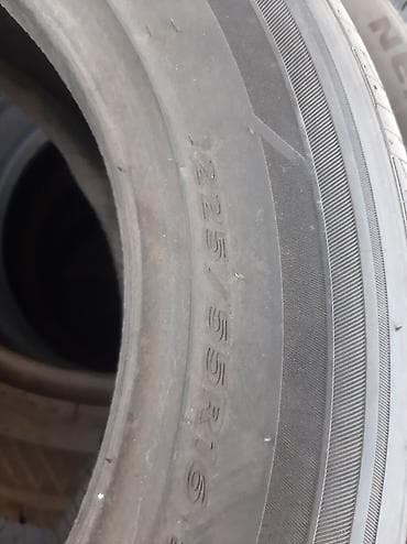 шины 22555 r16: Шины, 225/55/16 1шт. Корея, лето, резина привозная, состояние — 2