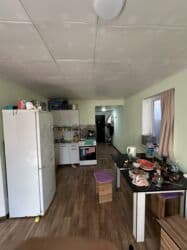 аренда дом в бишкек: 50 кв. м, 2 бөлмө, Брондолгон эшиктер, Евроремонт, Унаа токтотуучу жай — 5