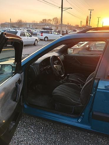 Транспорт: Volkswagen Passat Variant: 1992 г., Универсал — 7