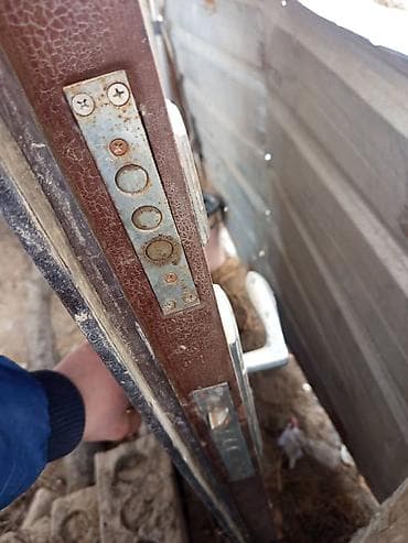 старые окна двери: Двери для домов и квартир, Металлическая, Одностворчатая, Правосторонняя, цвет - Коричневый — 4