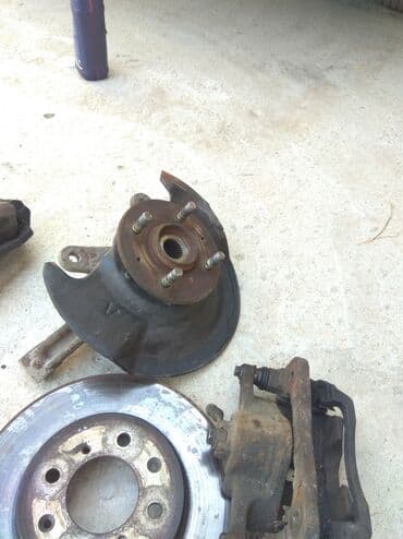 вещи спорт: Цапфа, ступица, суппорты тормозные диски .стойки амартизаторыХонда — 2