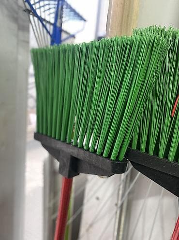 Тиски: Щётка-метла для улицы/двора напротив быв западного автовокзала — 3