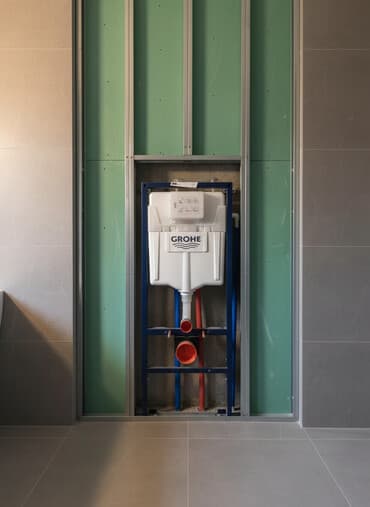 Монтаж и замена сантехники Больше 6 лет опыта