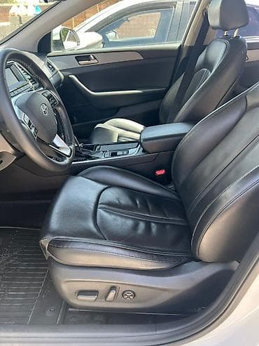 hyundai elantra 2023: Hyundai Sonata: 2020 г., Седан — 9