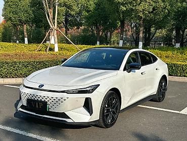 скоро: Changan : 2024 г., 1.5 л, Автомат, Гибрид, Хэтчбэк — 3