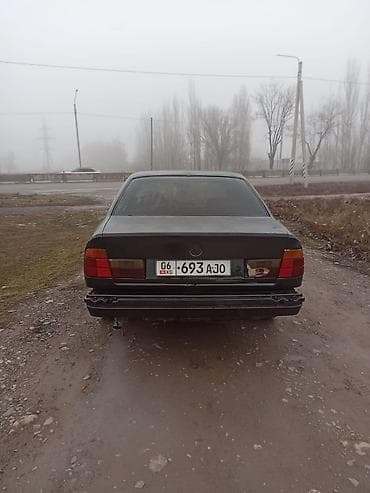 купить авто с пробегом от хозяина: BMW 5 series: 1992 г., 2 л, Механика, Бензин, Седан — 4