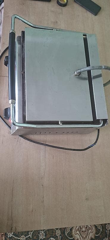 Кафелер, ресторандар үчүн: Профессиональный контактный гриль (пресс-гриль) с ребристыми рабочими — 3