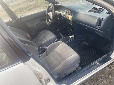 bid e2: Toyota Corolla: 1987 г., 1.6 л, Ручные, Бензин, Хэтчбэк — 3