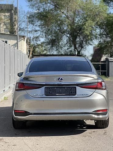 lexus 2023: Lexus ES: 2021 г., 2.5 л, Гибрид, Седан — 4
