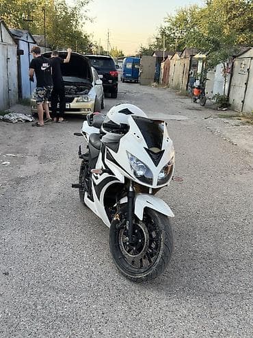 Спортбайк Kawasaki, 250 куб. см, Бензин, Взрослый, Б/у at lalafo.kg Спортбайк Kawasaki, 250 куб. см, Бензин, Взрослый, Б/у
