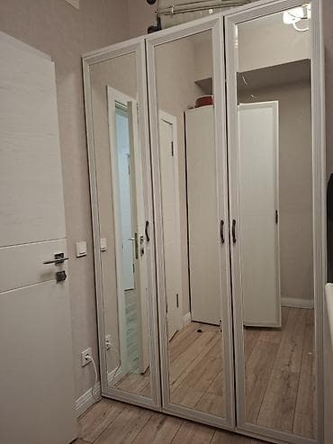серванты бу: 🔹 Угловой шкаф ЛЕРОМ «Карина» Вместительный шкаф для одежды и белья с — 1