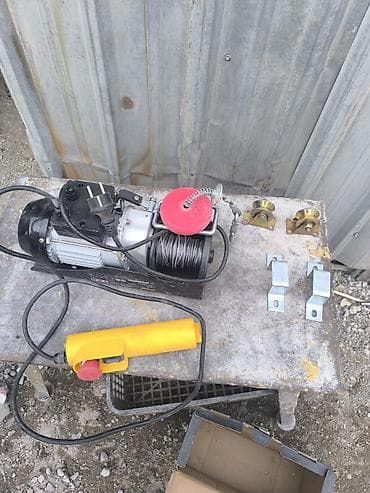 Электрическая лебёдка с тросом и пультом управления Комплектация: -
