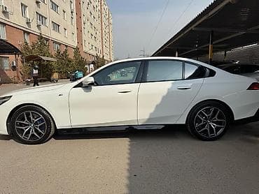 2 8: BMW 5 series: 2024 г., Автомат, Бензин, Седан — 7
