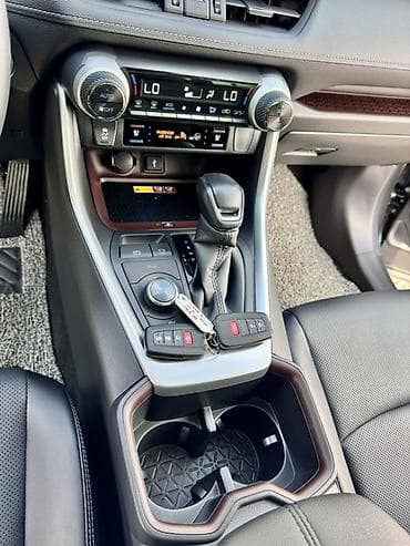 daewoo ravon: Toyota RAV4: 2022 г., 2 л, Вариатор, Гибрид, Кроссовер — 9