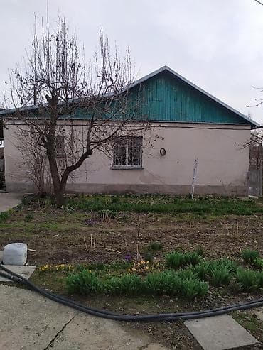 Недвижимость: Продаю кирпичный коттедж 106 м2, участок 10 соток. комнаты все — 1