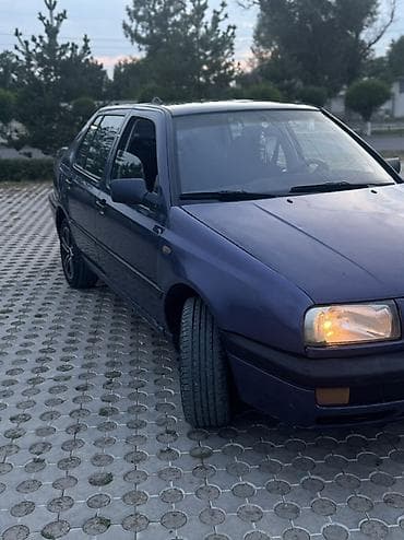 Volkswagen Vento: 1996 г., 1.8 л, Механика, Газ, Седан — 8