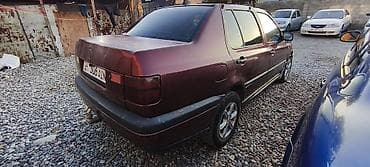 bcd com kg: Volkswagen Vento: 1993 г., Седан — 2