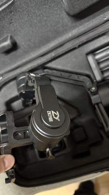 ноутбук почти новый: 1. Zhuin crane 2 в идеальном состоянии — 16000сом 2. Zhuin crane 2 в — 18