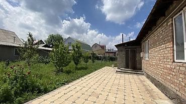 Продаётся одноэтажный кирпичный дом с приусадебным участком. -