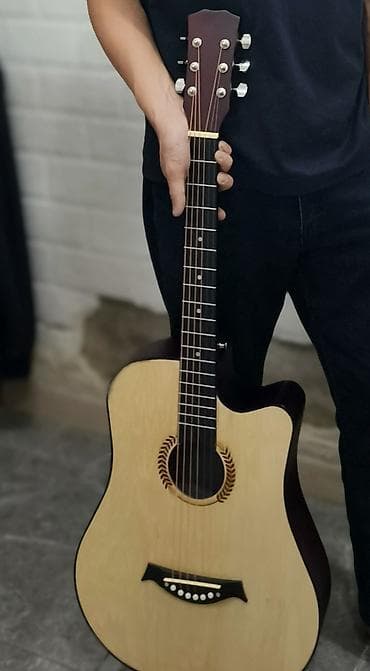 Гитары: Акустическая гитара дредноут с вырезом (cutaway) - Корпус типа — 1