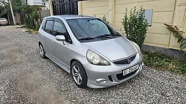 Honda Fit: 2008 г., 1.3 л, Автомат, Бензин, Хетчбек — 4