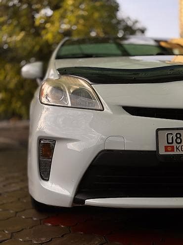 prius v: Toyota Prius: 2012 г., 1.8 л, Гибрид, Седан — 4