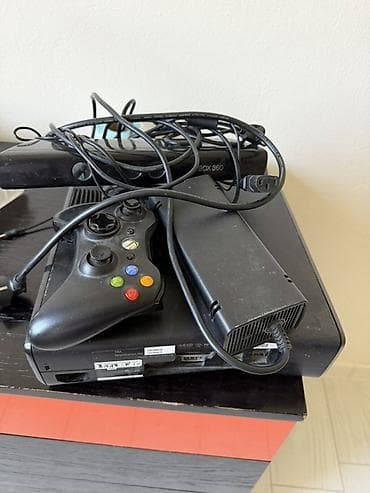xbox slim: Игровая консоль Xbox 360 (версия Slim) в комплекте с: - сенсором — 1