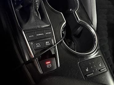 lada 9: Toyota Camry: 2019 г., 2.5 л, Вариатор, Гибрид, Седан — 8