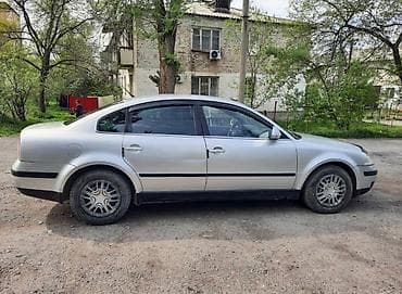 Volkswagen Passat: 2003 г., 1.6 л, Механика, Бензин, Седан — 2
