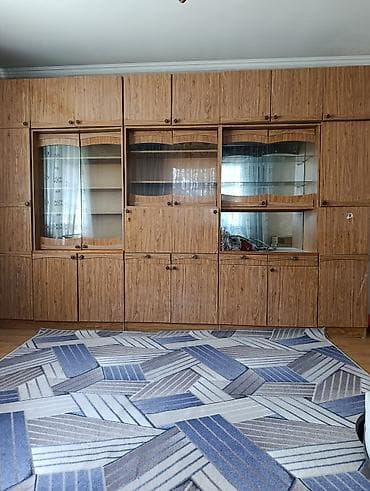 Эмерек: Стенка-гарнитур в гостиную из ДСП с отделкой под дерево. - — 1