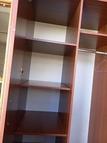 Двухдверный шкаф для одежды из ЛДСП под древесину (теплый орех/вишня)
