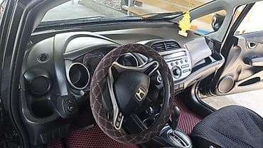 bmw 2015: Honda Fit: 2009 г., 1.5 л, Автомат, Бензин, Хэтчбэк — 6