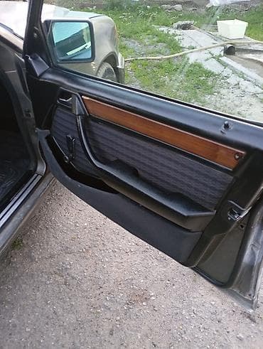 Унаа сатуу: Mercedes-Benz W124: 1991 г., 2.3 л, Кол менен иштөөчү, Бензин, Седан — 8
